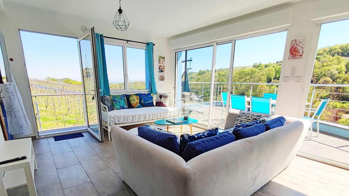 Reichsfeld Apartment | Domaine Bohn Blue wine house for 4-6 wine lovers