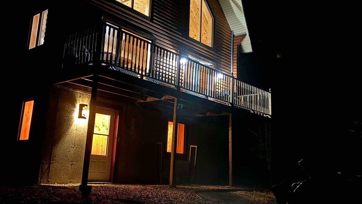 Saint-Paul-de-Montminy Ski Chalet | Domaine Appalaches 20 Incredible view and spa