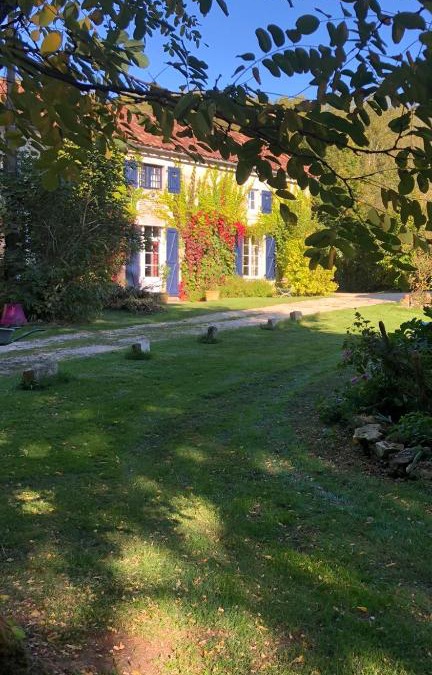 Usson-du-Poitou House | Domaine d azac