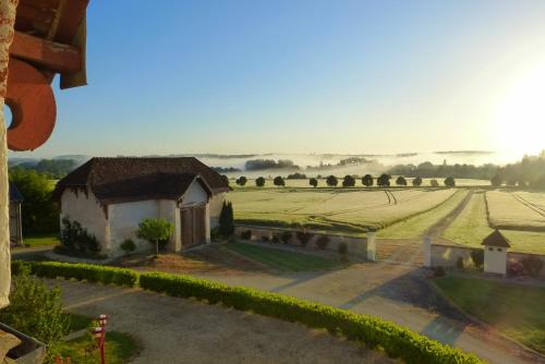 Saint-Jean-Saint-Germain Bed & Breakfast | Domaine de la Maison Neuve