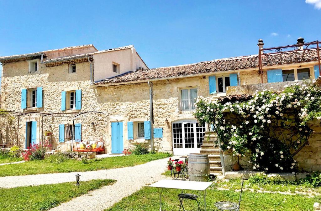 Pernes-les-Fontaines Bed & Breakfast | Domaine de La Brave