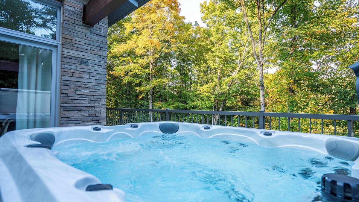 Sainte-Beatrix House | Domaine de la Seigneurie | Spa, Rivière et Confort