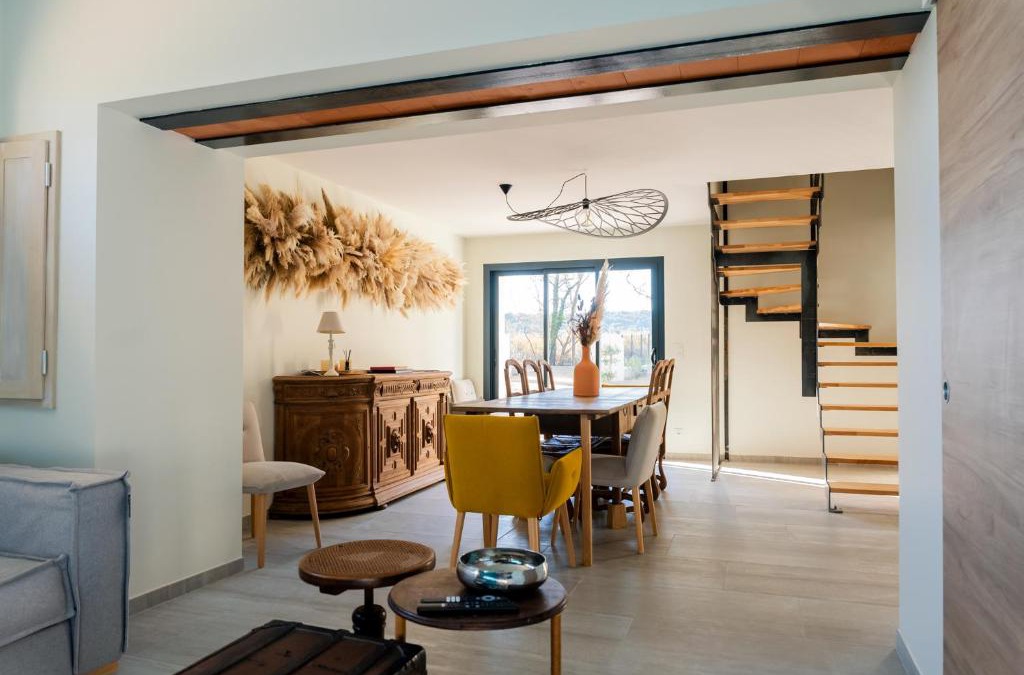 Fleury House | Domaine de Mérins, 10 couchages avec piscine, face à la rivière, à 4km de la plage
