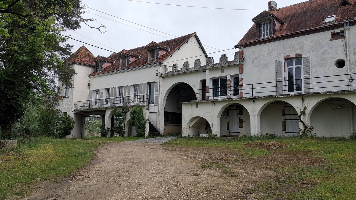 Velles House | Domaine de Madagascar in the heart of Brenne. House of 400 m2.