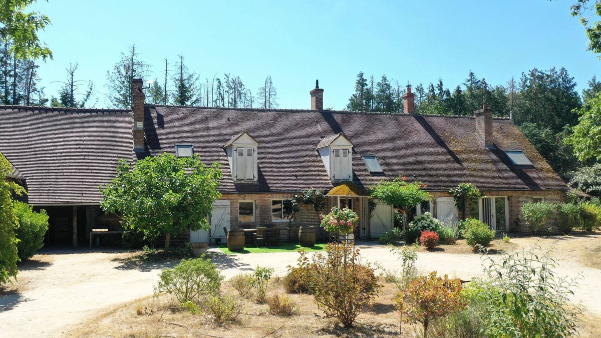 Vouzon House | Domaine de Nittany sur 15 Hectares Capacité de 30 Pers, Piscine Intérieure