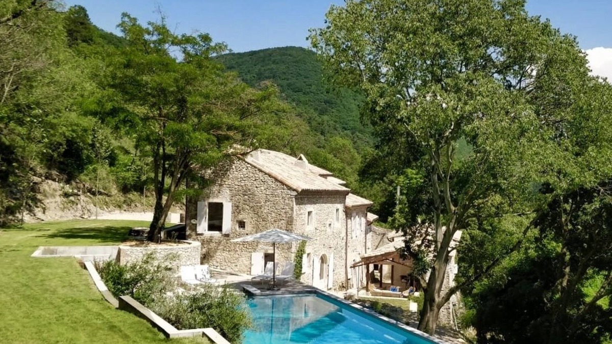 Mirmande House | Domaine des Camarades, 40 ha estate with 20 meter heated pool