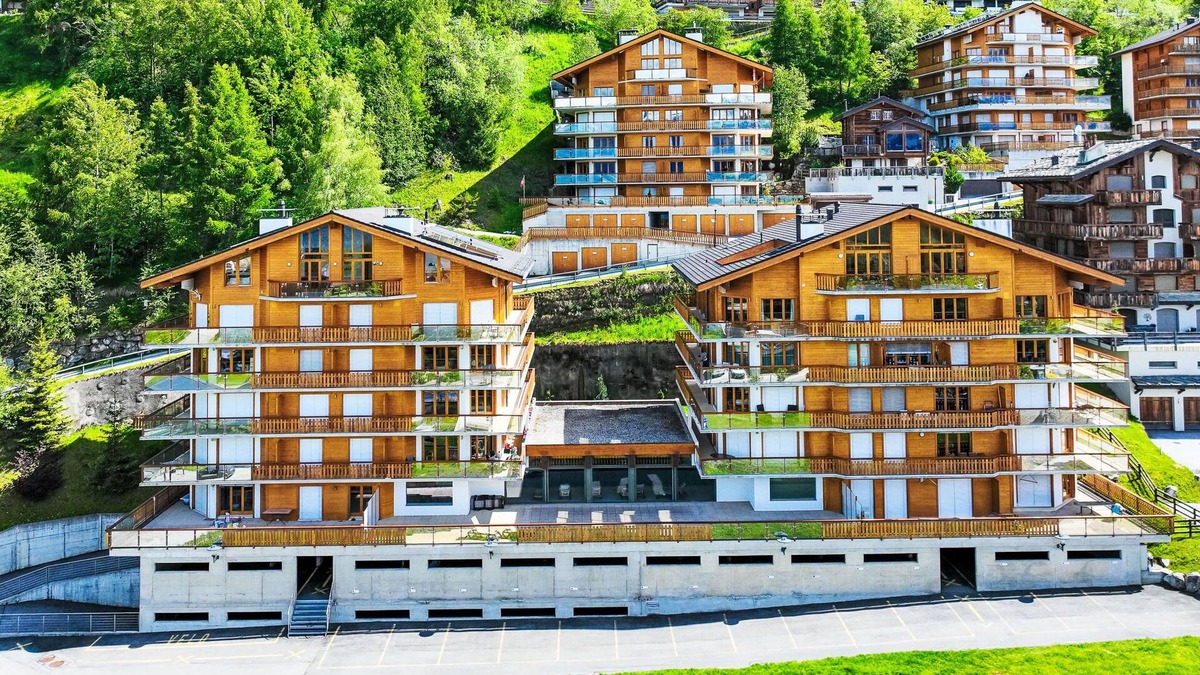 Saint-Pierre-de-Clages Apartment | Domaine des Reines A2 by Interhome