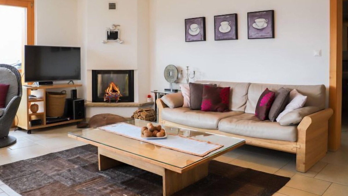 Saint-Pierre-de-Clages Apartment | Domaine des Reines C10 by Interhome