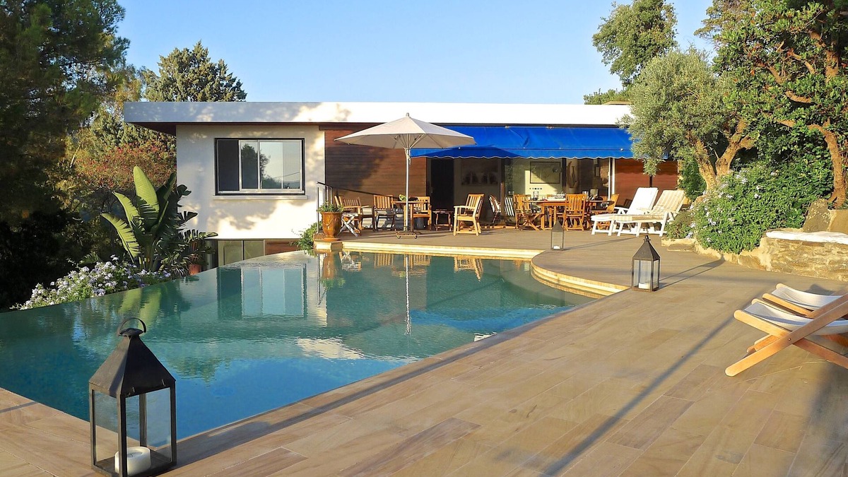 Cavaliere Villa | Domaine du Cap Nègre magnificent Le Corbusier-style villa 3' from the sea
