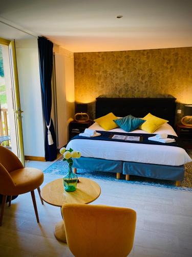Poligny Hotel | Domaine Du Moulin Vallée Heureuse