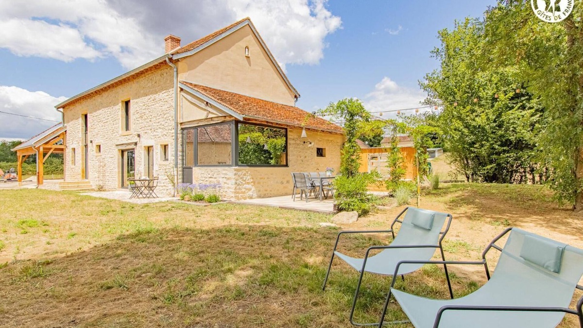 Volesvres House | Domaine du Vieux Moulin