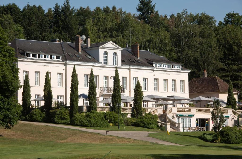 Fontenay-sur-Loing Hotel | Domaine et Golf de Vaugouard - La Maison Younan