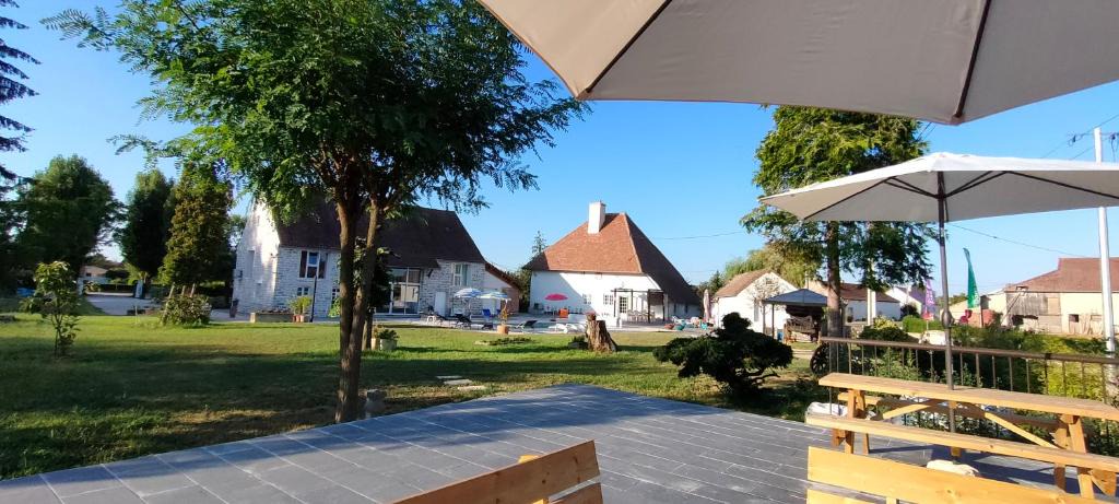 Saint-Symphorien-sur-Saone Apartment | Domaine Ravy-Orchidée