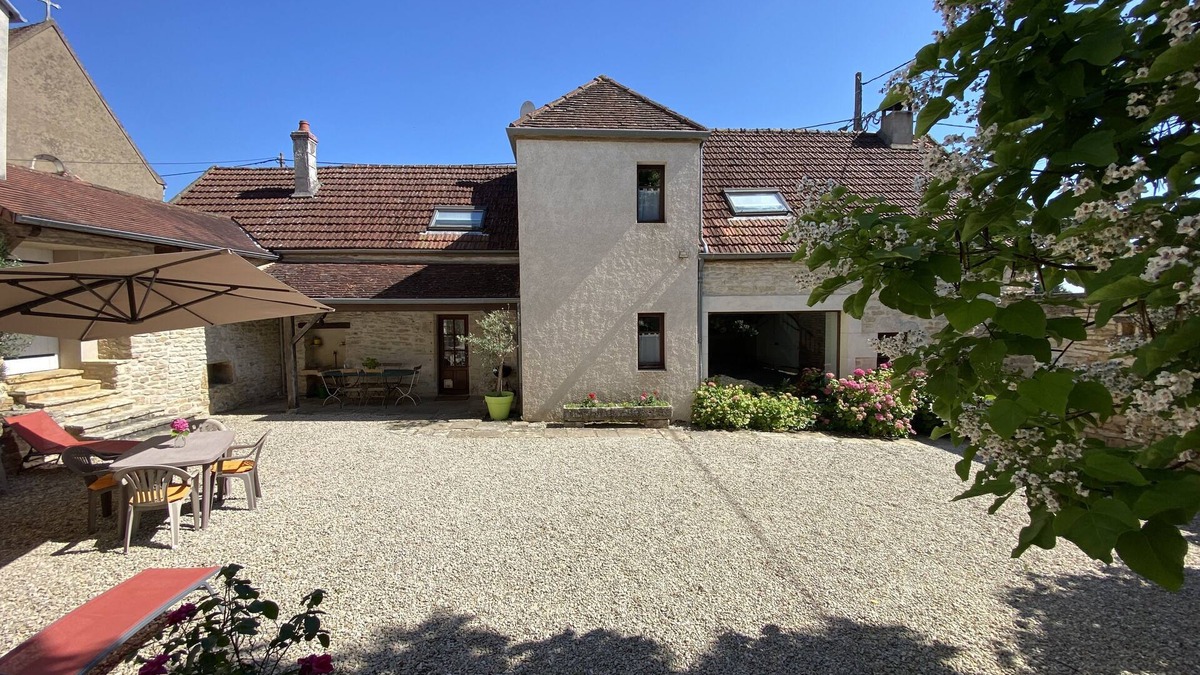 Villaines-les-Prevotes House | Domaine Les Hauts Pres 4/Propriété de Charme au Pied des Vignes