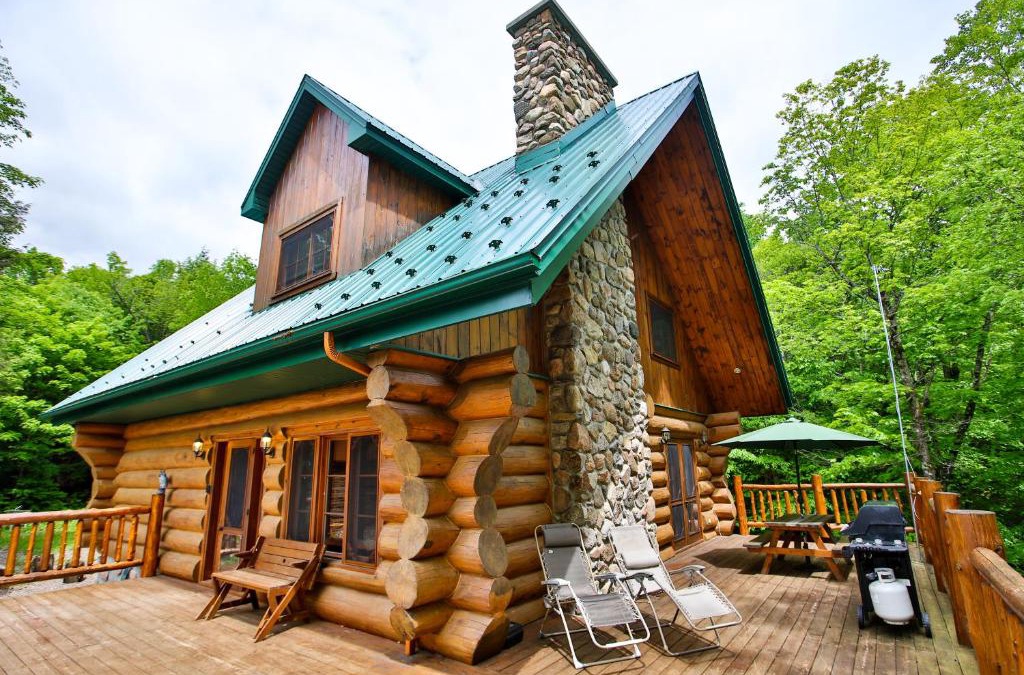 Grenville-sur-la-Rouge Ski Chalet | Domaine la Cedriere
