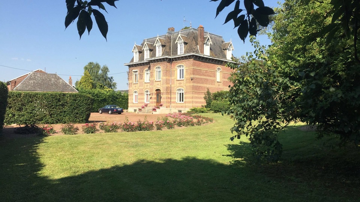 Croix-Moligneaux House | Domaine Les Racines