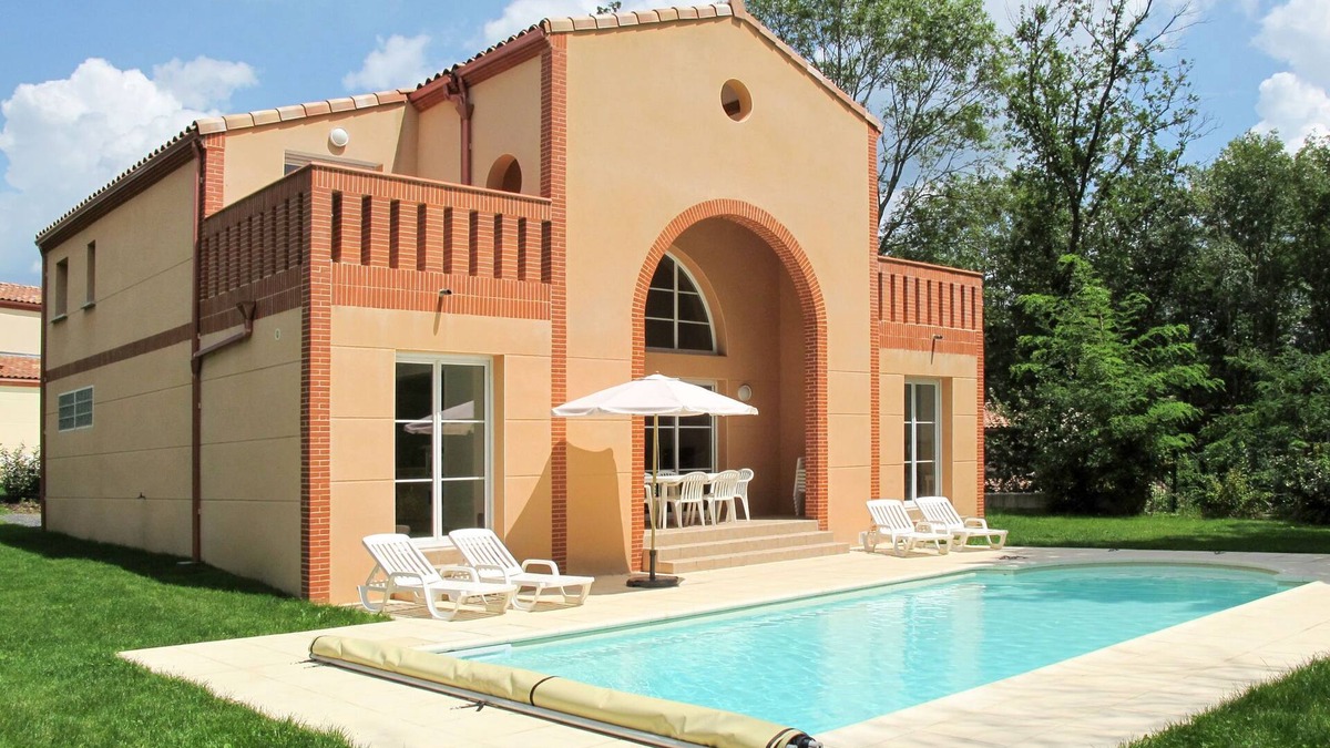 Pont-de-Larn House | Domaine Royal Green V810I by Interhome