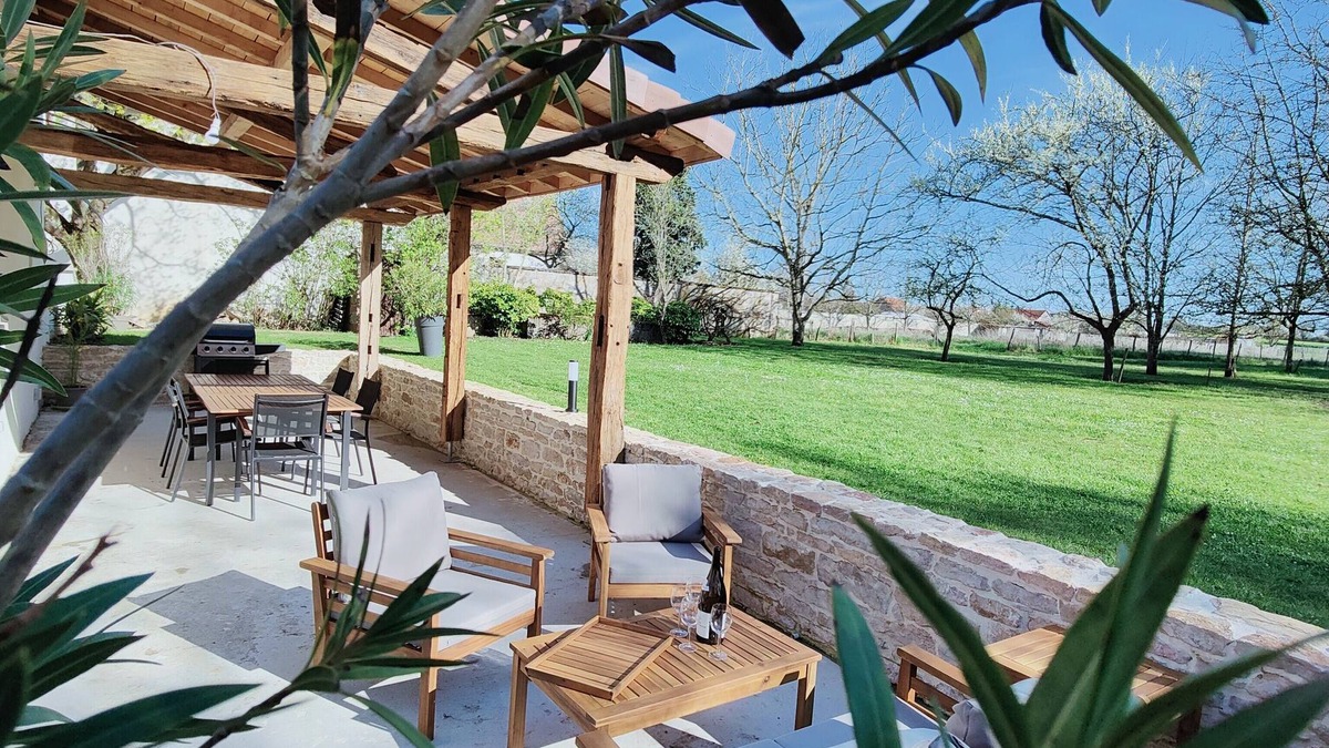 Saint-Loup-Geanges House | DOMAINE SAINT LOUP: Gîte "LE PETIT LOUP" 6 pers - 10min from Beaune