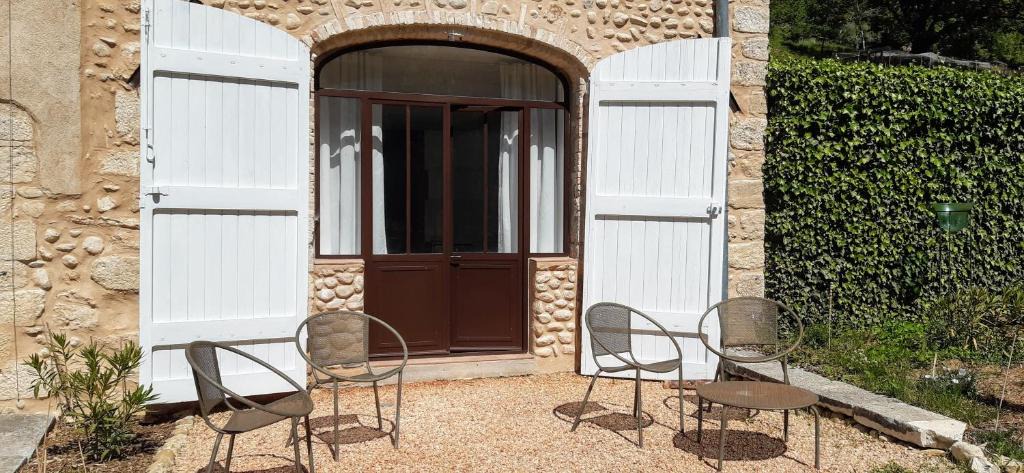 Puimoisson Apartment | Domaine Saint Bonnet
