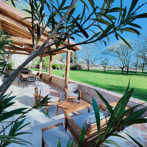 Saint-Loup-Geanges House | DOMAINE SAINT LOUP - 10min BEAUNE