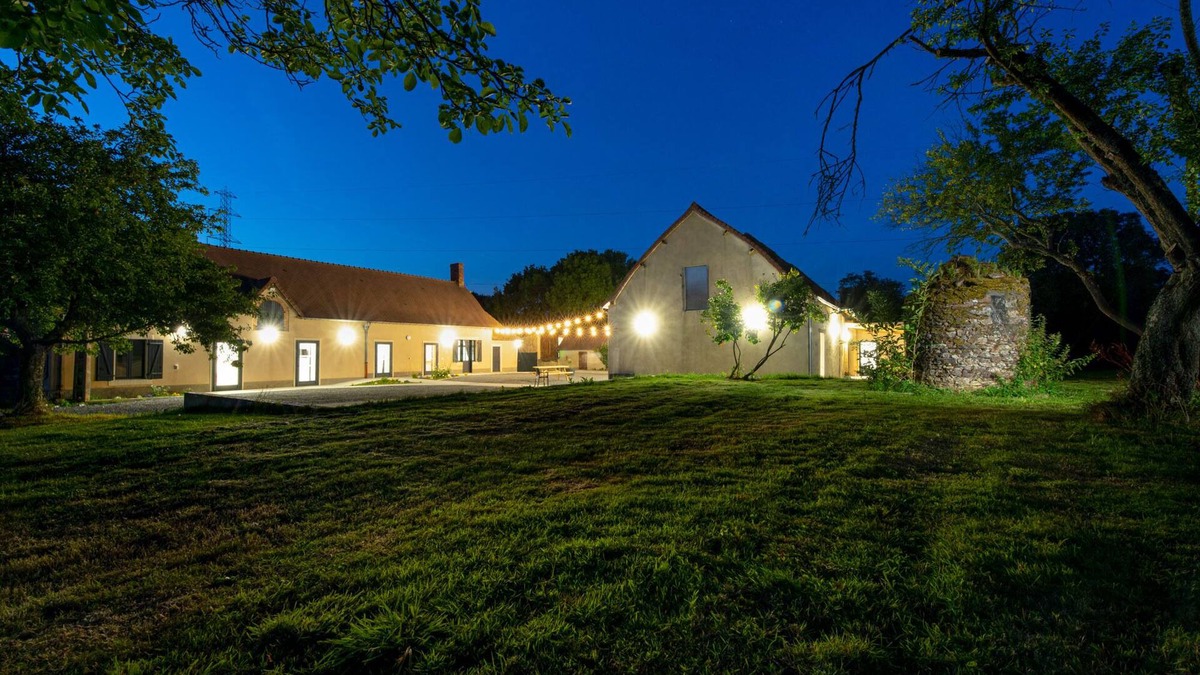 Teloche Bed & Breakfast | Domaine up to 32p, Le Mans 24-hour racetrack, next to Mulsanne bend