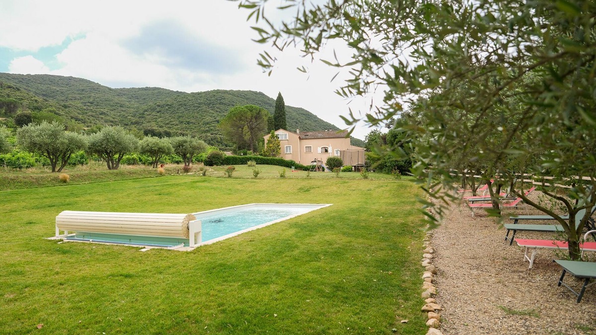 Bedarieux House | Domaine Viticole Privatisé - 22 Couchages, Piscine, Mini-ferme, Pétanque, Forêt