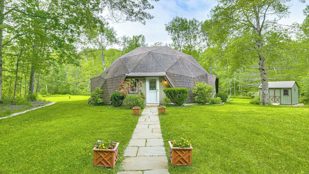 Warren Cabin | Dome Escape in Nature w/Deck: 3 Mi to Kent Falls