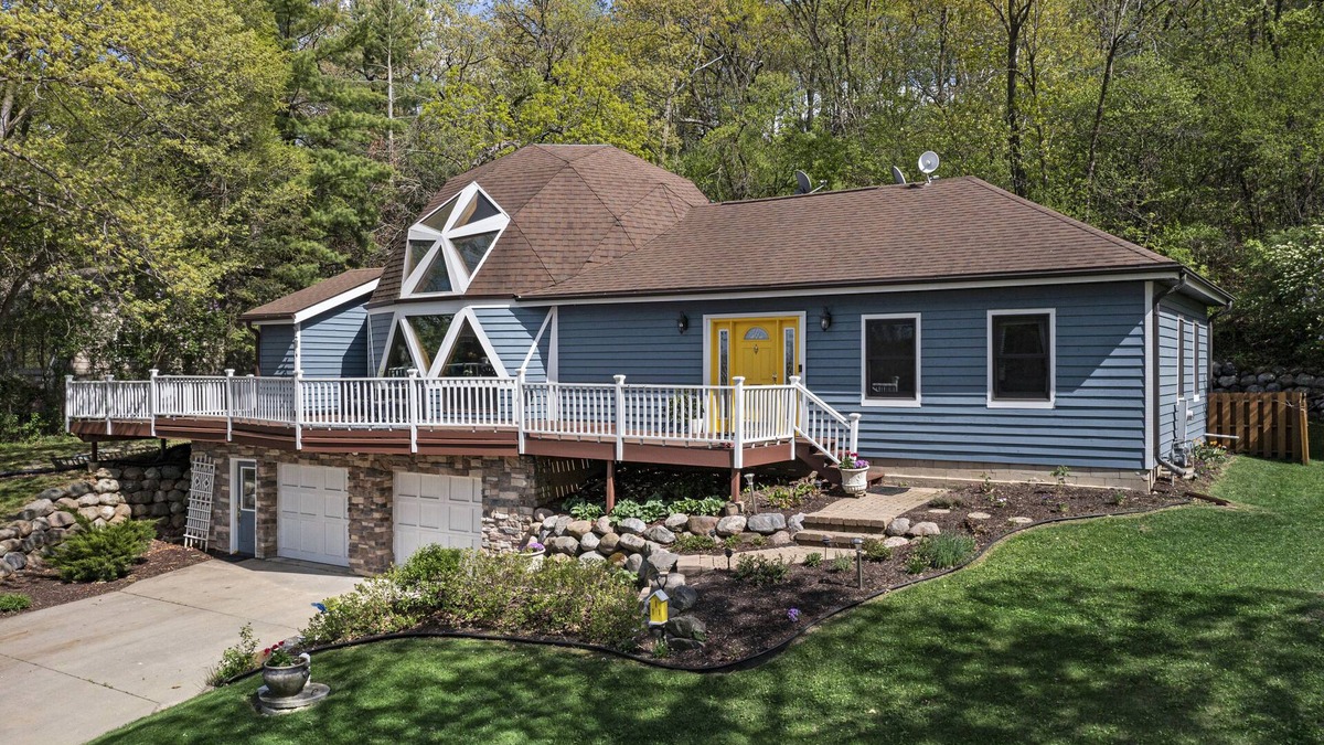Delavan House | Dome House on Whitewater Lake