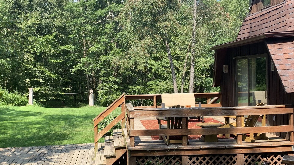 Wayland House | Dome-Ravenna OH - Football Hall of Fame - 1 mi West Branch State Park-Fish-Hike