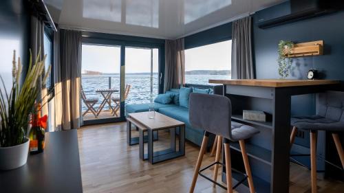 Siemiany Boat Rental | Domek na wodzie - Marina & Camping Siemiany