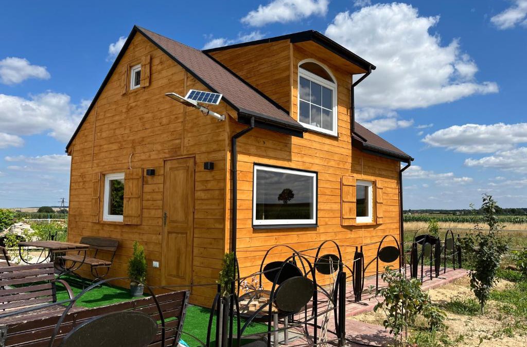 gmina Bychawa House | Domek wypoczynkowy - Stajnia Magenta