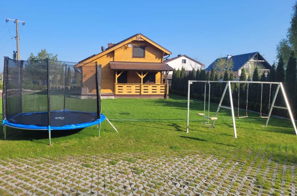 Lniano Villa | DOMEK Z SAUNĄ i JACUZZI NAD JEZIOREM BORY TUCHOLSKIE