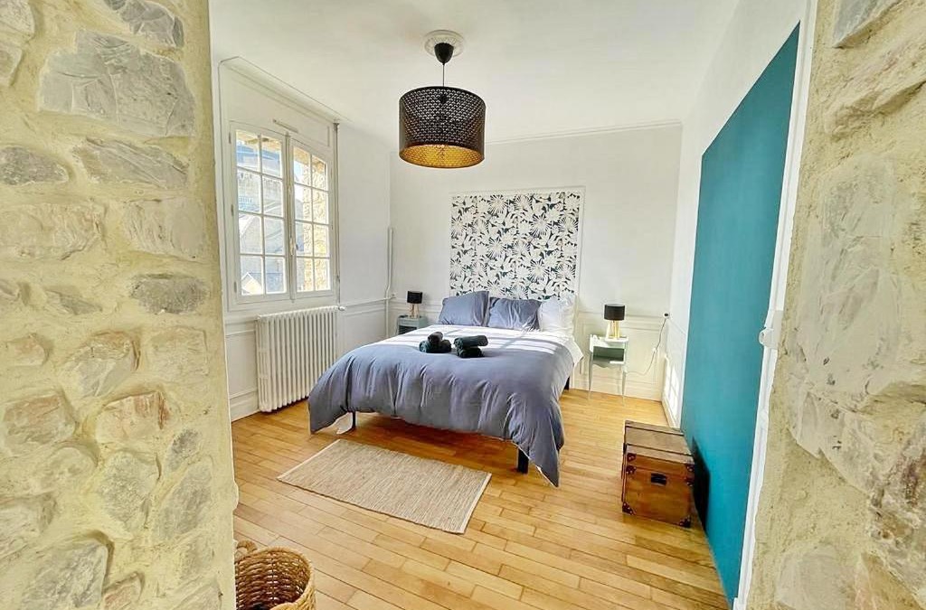 Domfront en Poiraie Apartment | DOMFRONT-BNB : CHIC & CONFORT