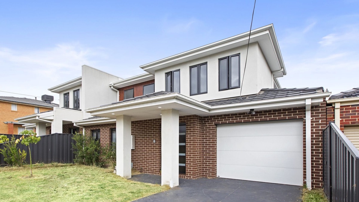 Clayton House | Domi Rentals - The Browns Residence