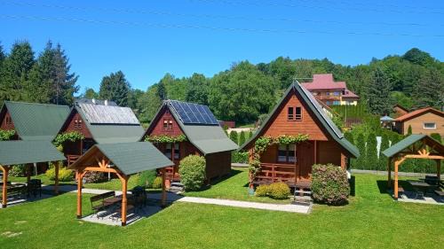 Bobrka House | Domki Letniskowe u Karola