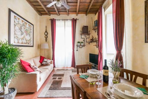 Rione XIV Borgo Apartment | Domus Borgo - San Pietro - Castel Sant'Angelo