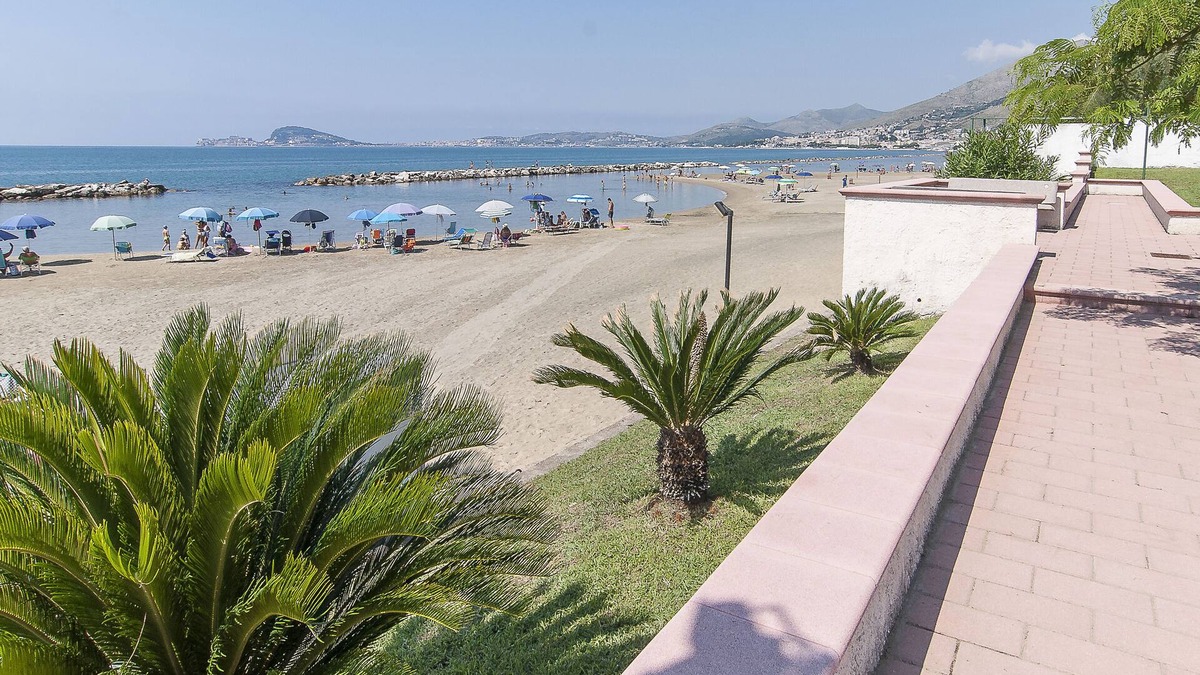 Formia Apartment | Domus Hormiae luxury beach apartment Giada