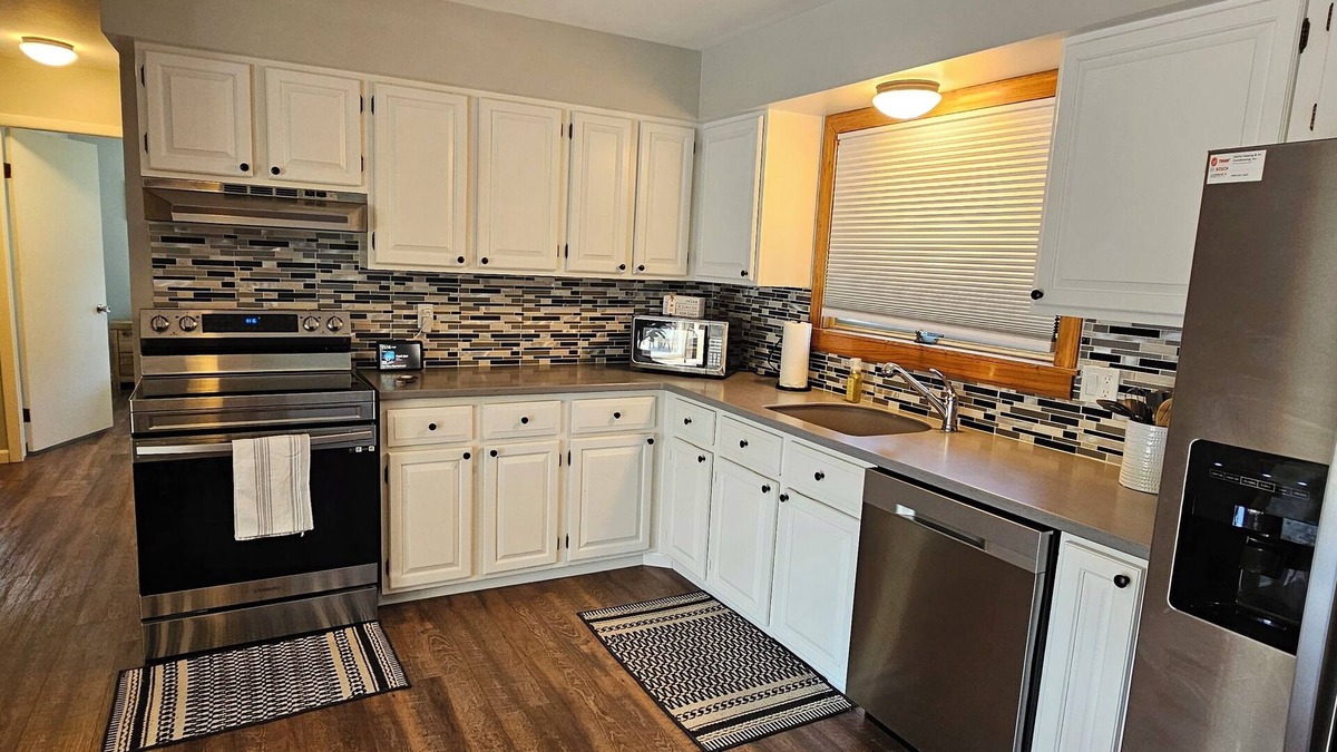 West Branch Cottage | Don't miss this private spot on Fawn Lake! Lakefront cottage sleeps 6
