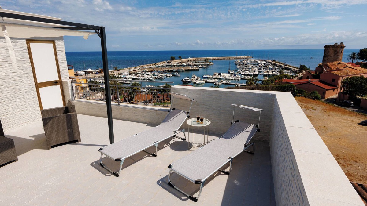 San Nicola l'Arena Apartment | Donna Rosalía Sea View Apartment with terrace/solarium included.