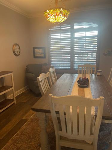 Loudon House | Donna’s Sunset Meadow