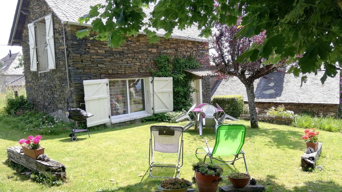 Donzenac Cottage | Donzenac: House with garden