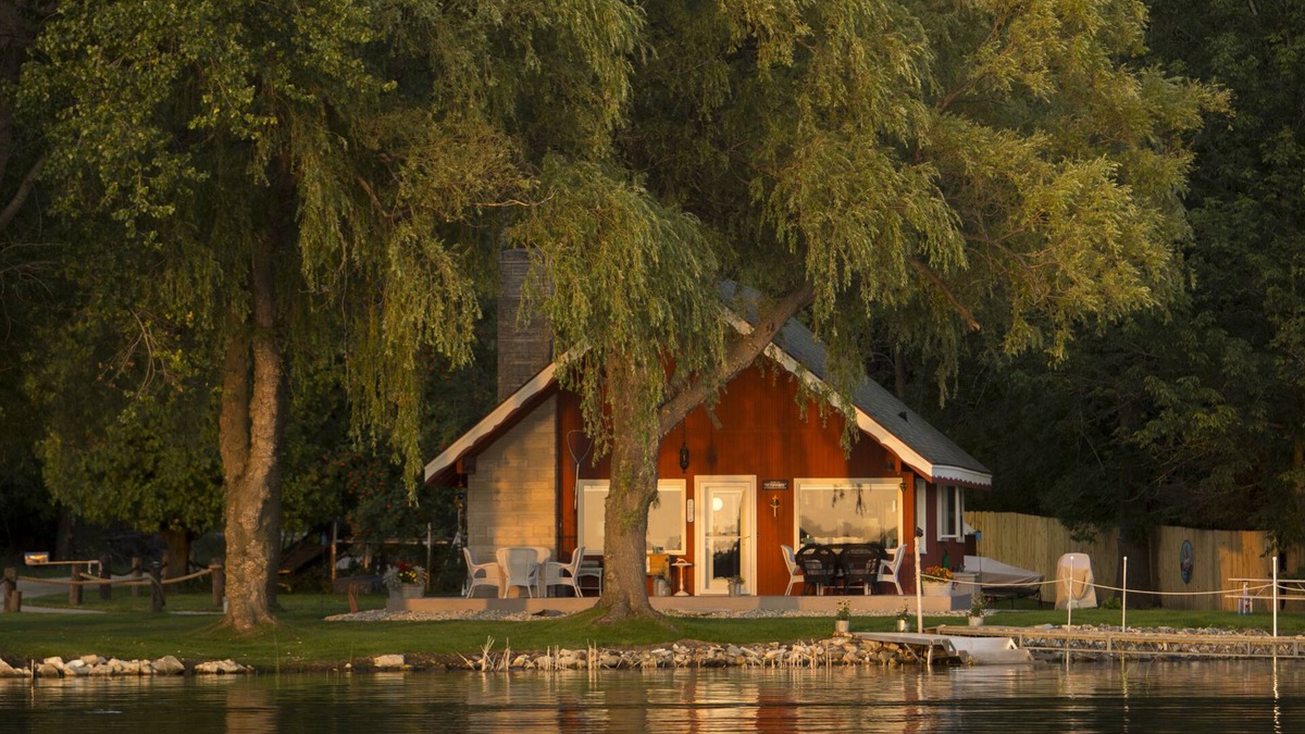 Sturgeon Bay House | Door County's Chalet On The Shore