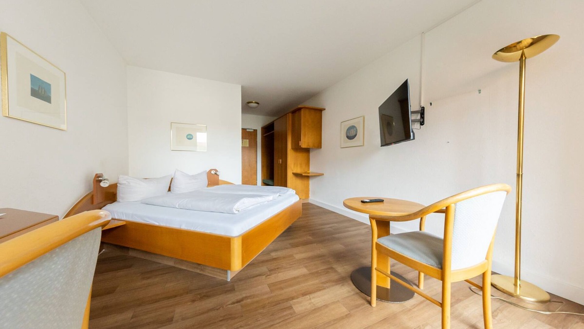 Feuerbach-Mitte House | Doppelzimmer - Cityhotel Feuerbach