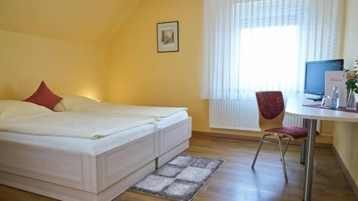 Homberg Apartment | Doppelzimmer Katg. 1 Standard mit Eigenem Badezimmer