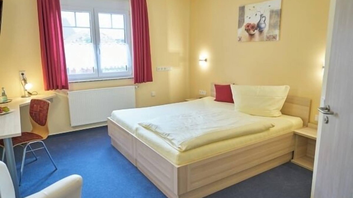 Homberg Apartment | Doppelzimmer Katg. 3 Premium mit Eigenem Badezimmer