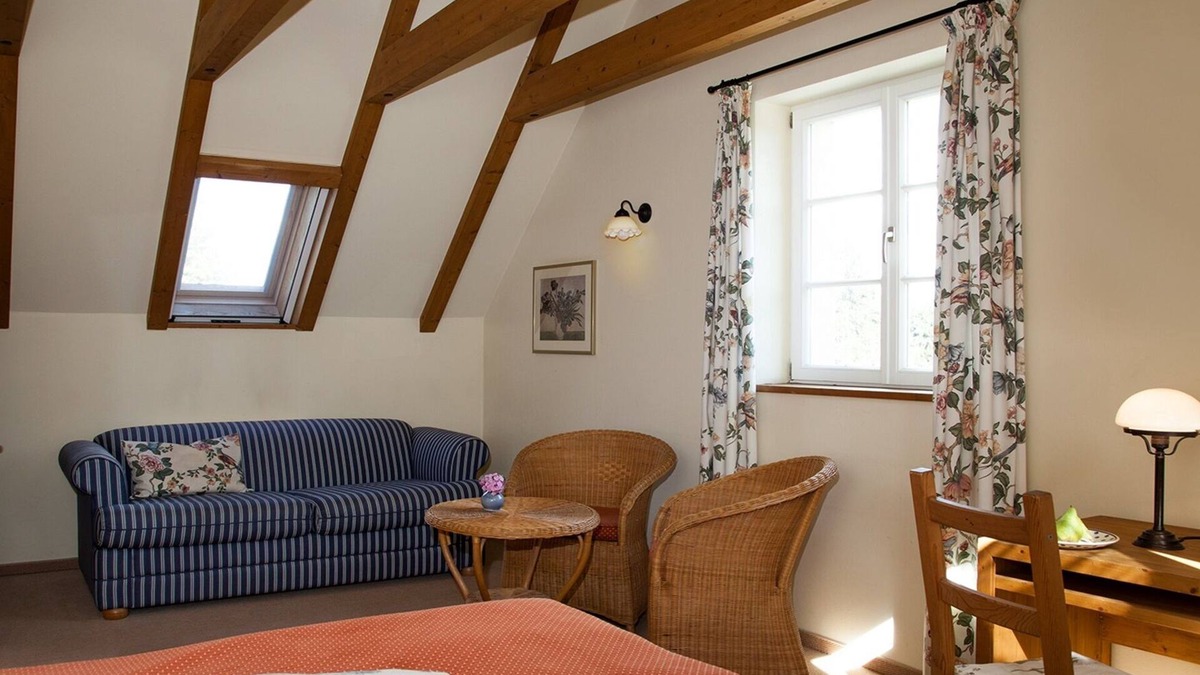Niemegk Apartment | Doppelzimmer mit Du/wc, TV, Telefon, Fön