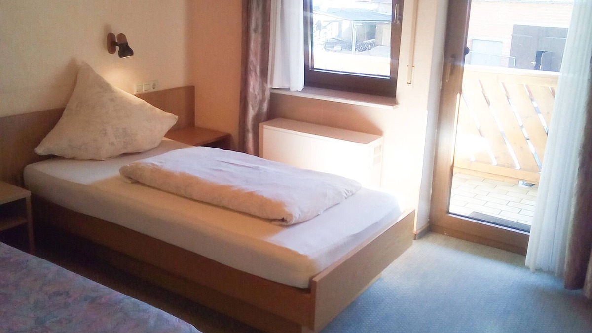 Reihen Apartment | Doppelzimmer mit Dusche und WC