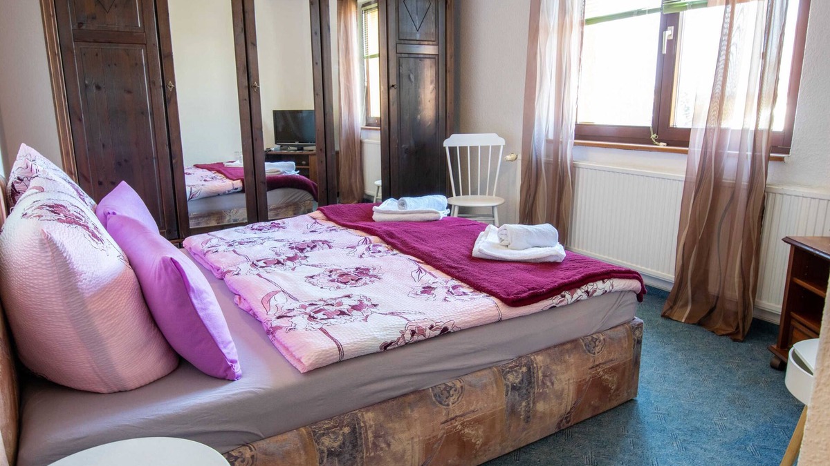 Prohn Apartment | Doppelzimmer - Pension Zur Kurve