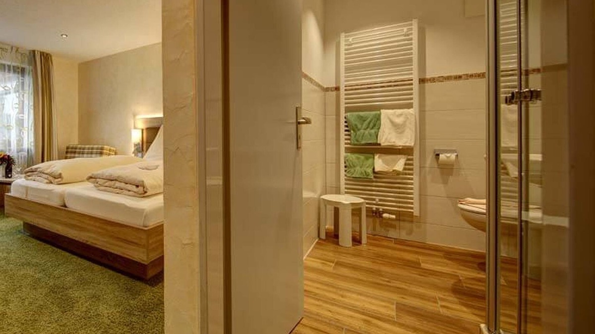 Schoemberg Apartment | Doppelzimmer Talseite Komfort Plus mit Frühstück