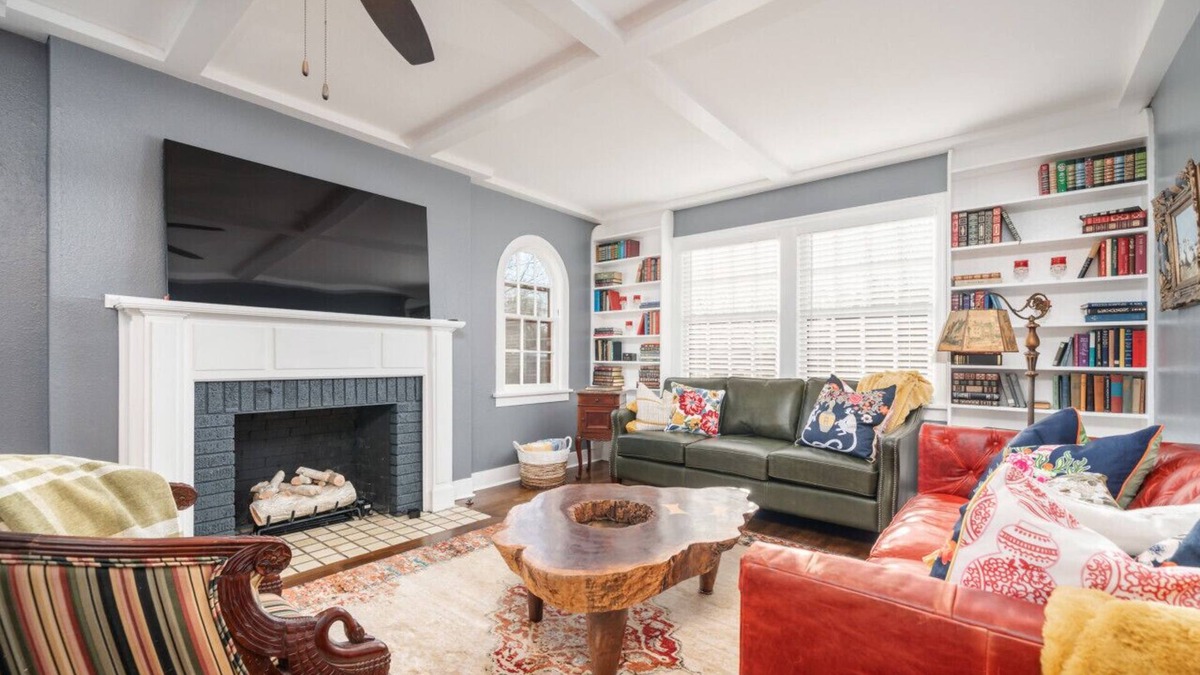 Clarksville Cottage | Dora's Dutch Cottage, Charmer with Swimming Pool near Waterfall Hiking